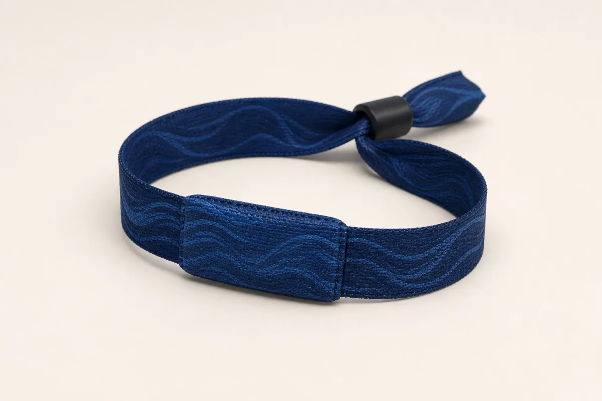 Hidden-chip fabric RFID wristband