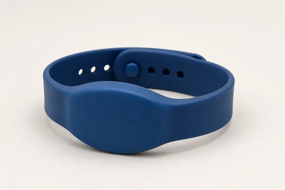 Oblate thick strap silicone RFID wristband