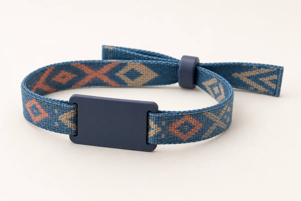 Woven smart-card RFID wristband